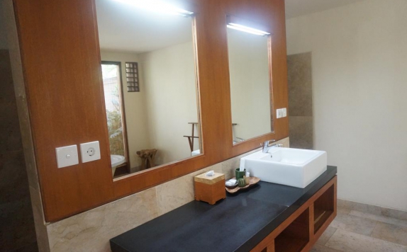 Bathroom di Motama Villa