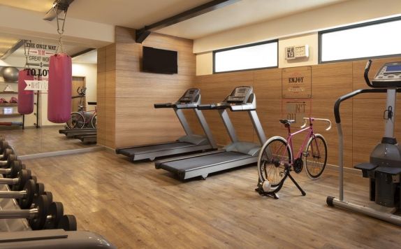 Gym and Fitness Center di Moxy Hotel Bandung