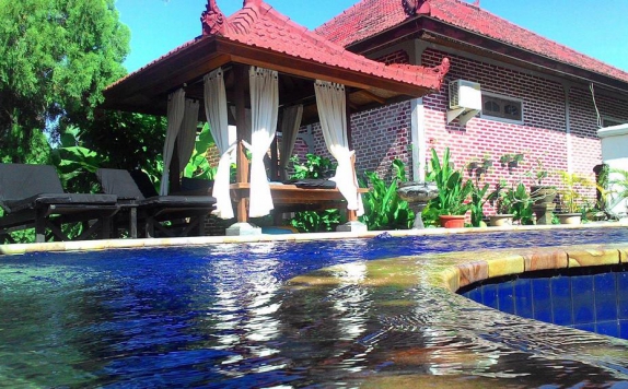 Swimming Pool di Mumbul Guesthouse
