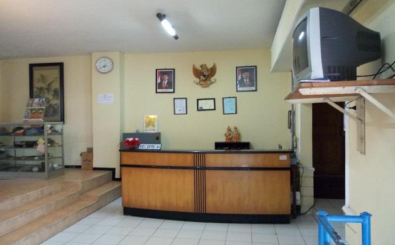 receptionist di Mutiara Baru Hotel