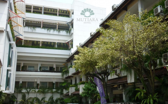 Eksterior di Mutiara Hotel