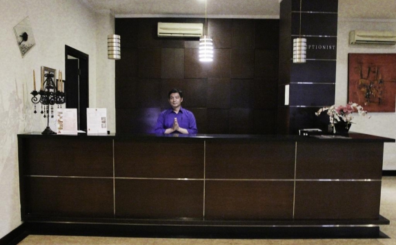 Receptionist di N1 Hotel Jakarta