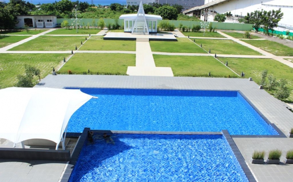 Swimming Pool di NAKA Hotel