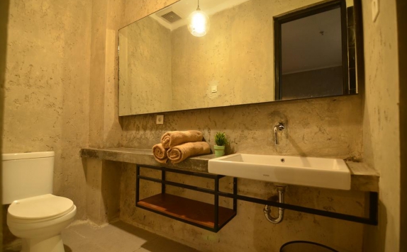 Tampilan Bathroom Hotel di Naraya house