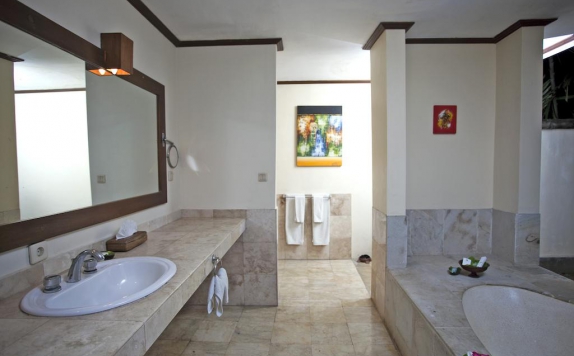 Bathroom di Natah Bale Villa