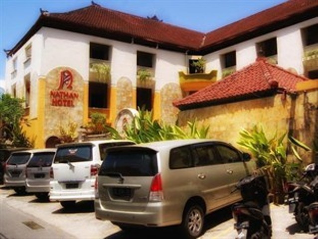 Tampilan Luar Hotel di Nathan Bali