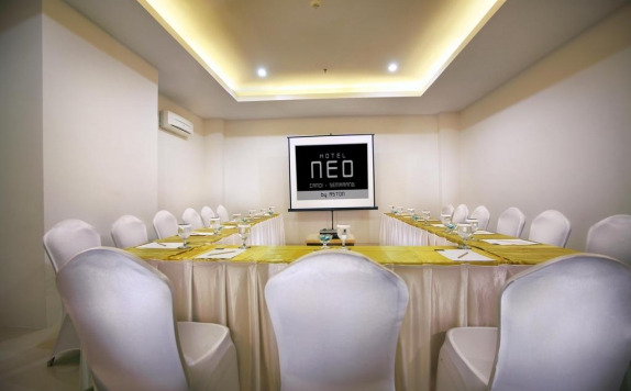 Meeting room di Neo Candi Semarang