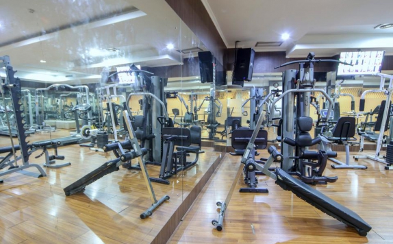 Gym di New Hollywood Hotel Pekanbaru