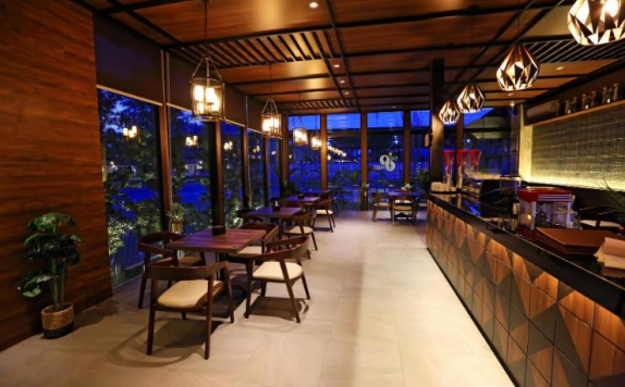 Restaurant di New Surya Hotel