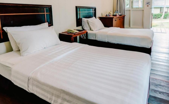Tampilan Bedroom Hotel di Nirwana Beach Club