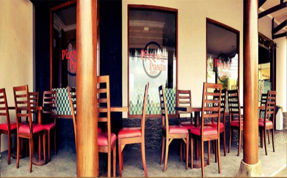 Cafe Pizza di Nirwana Bojonegoro