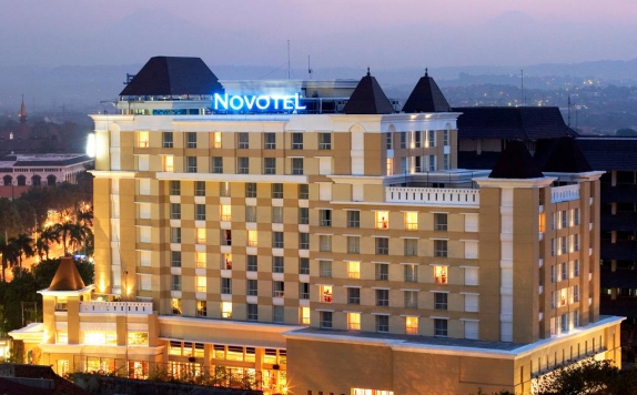 Eksterior di Novotel Hotel Semarang