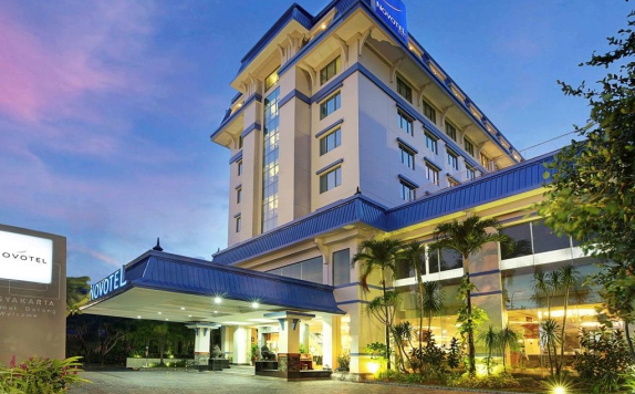 Front view di Novotel Hotel Yogyakarta