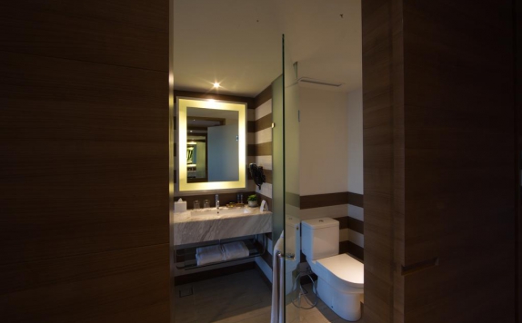 Bathroom di Novotel Pekanbaru
