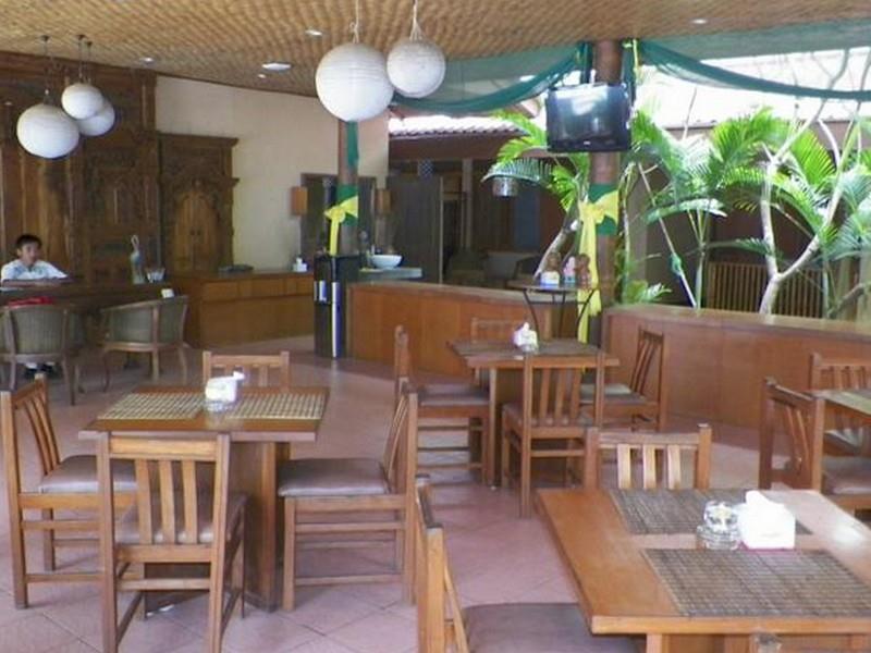 Restoran di Nyiur Indah Beach Hotel