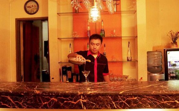 Bar di Oasis Amir Hotel Jakarta