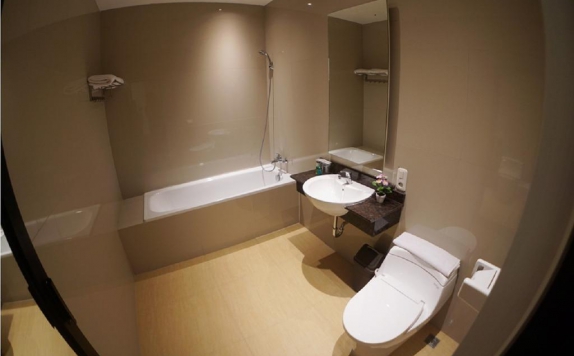 Bathroom di Odaita Hotel Pamekasan