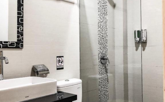 Bathroom di Orchid Hotel