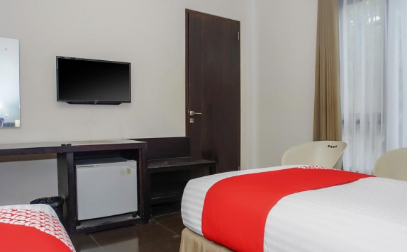 Tampilan Bedroom Hotel di OYO 224 Wisma Grand Kemala