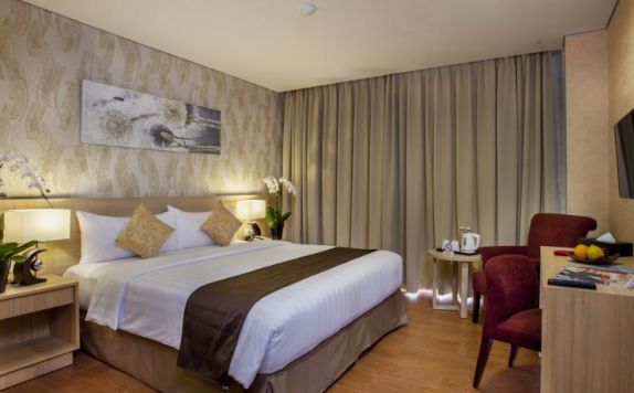 guest room di Padjadjaran Suites Business & Conference Hotel Cengkareng