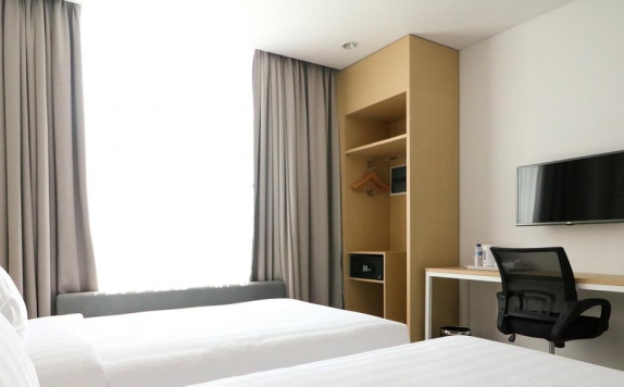 Tampilan Bedroom Hotel di PALM PARK Hotel Surabaya