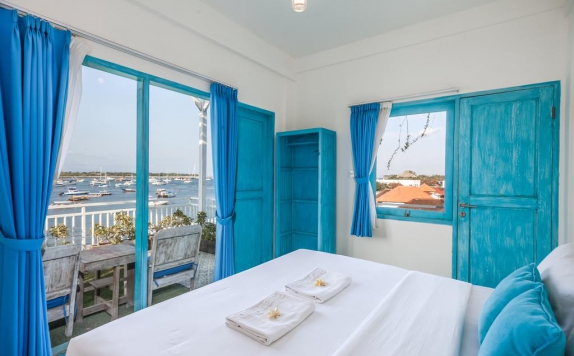 Tampilan Bedroom Hotel di Paras Paros Marina Lodge
