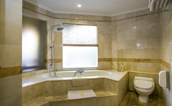 bathroom di Parigata Spa Villas