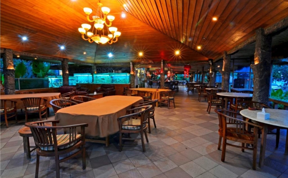 Restaurant di Pasific Beach Cottages