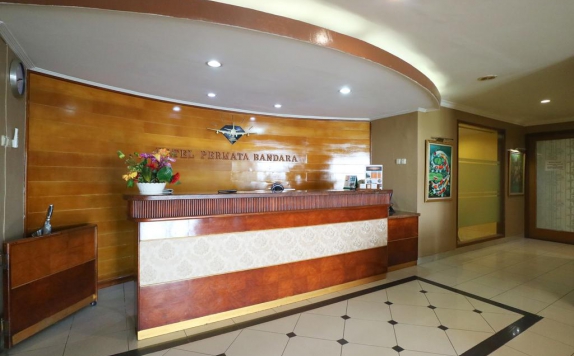 receptionist di Permata Bandara Hotel
