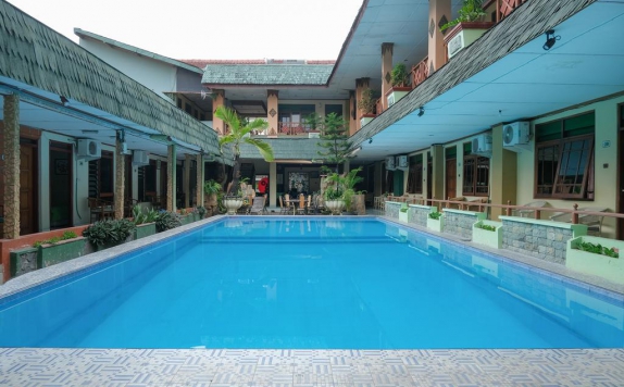 Swimming Pool di Perwita Sari Hotel