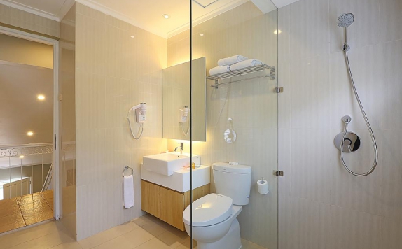 Bathroom di Pesona Alam Resort and Spa