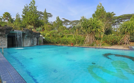 Swimming Pool di Pesona Alam Resort and Spa