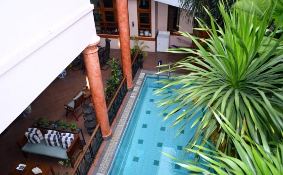 Swimming Pool di Pesona Guest House Jakarta