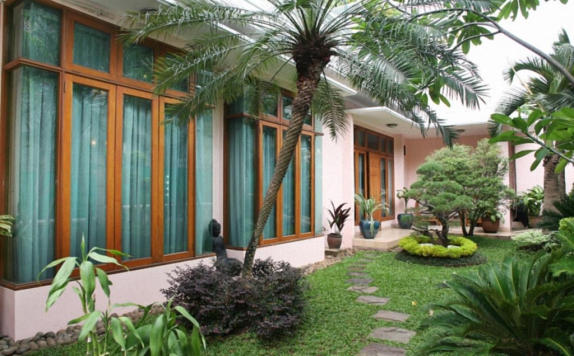 Taman di Pesona Guest House Jakarta