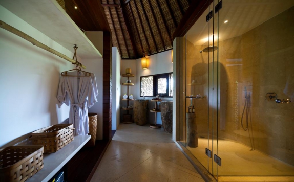Bathroom di Planta Luxury Villa