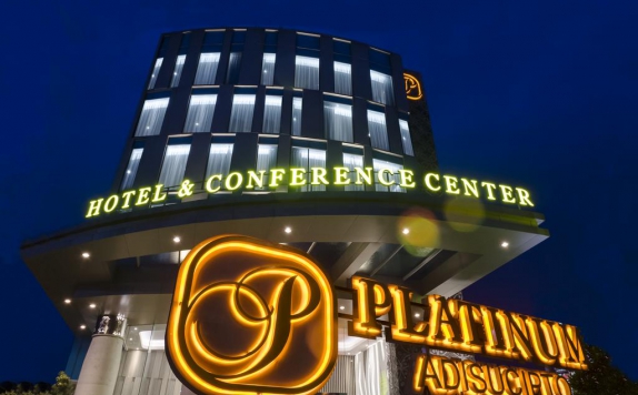 Eksterior di Platinum Adisucipto Hotel & Conferene