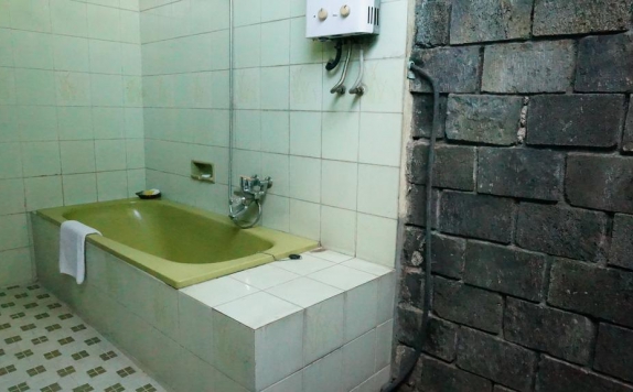 Bathroom di Poeri Devata Resort Hotel