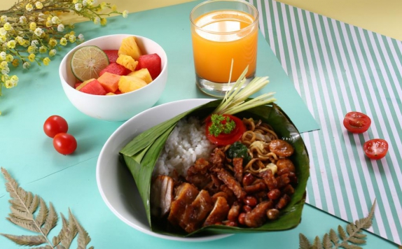 Food and Beverages di POP Hotel Diponegoro