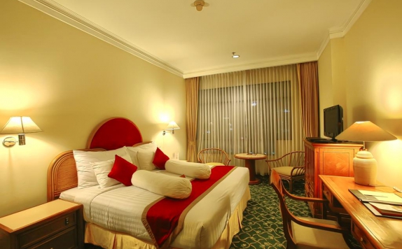 Tampilan Bedroom Hotel di Prama Grand Preanger Bandung