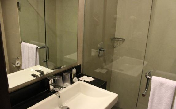bathroom di Primebiz Hotel