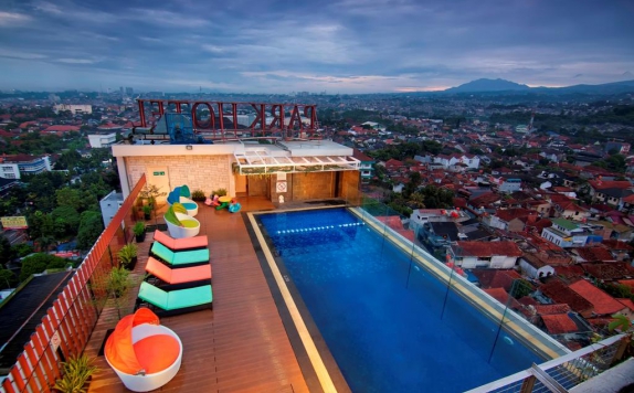 Swimming Pool di Prime Park Hotel Bandung