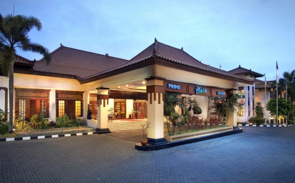 Front view di Prime Plaza Hotel Jogjakarta