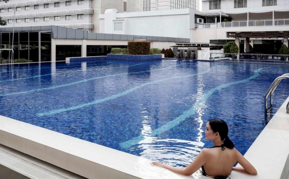 Swimming Pool di Pullman Jakarta Indonesia