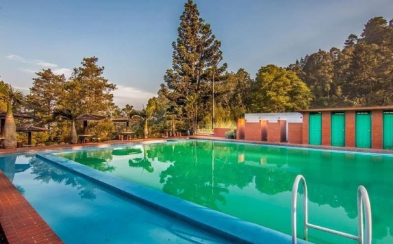 Swimming Pool di Puncak Pass Resort