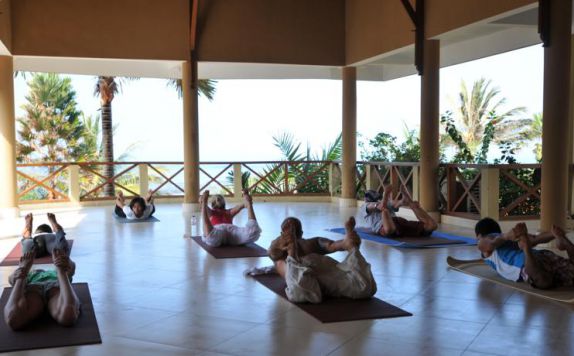 Yoga  di Puri Dajuma Cottages Beach Eco-Resort & Spa