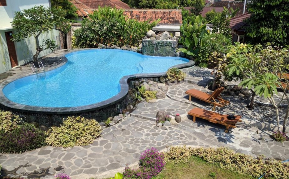 swimming pool di Puri Pangeran Hotel