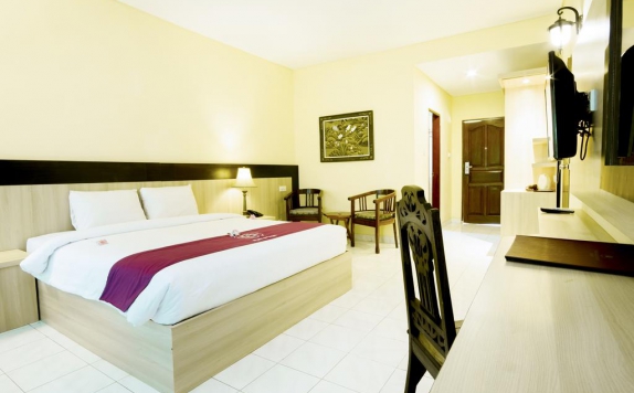 Tampilan Bedroom Hotel di Puri Saron Senggigi Beach