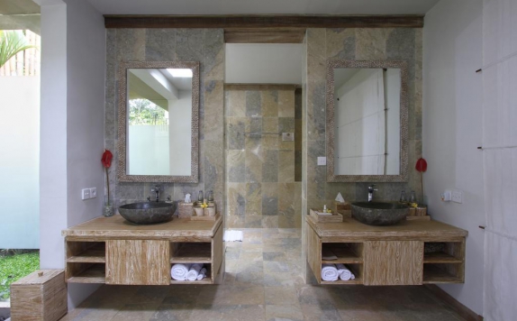 Bathroom di Puri Sunia Resort
