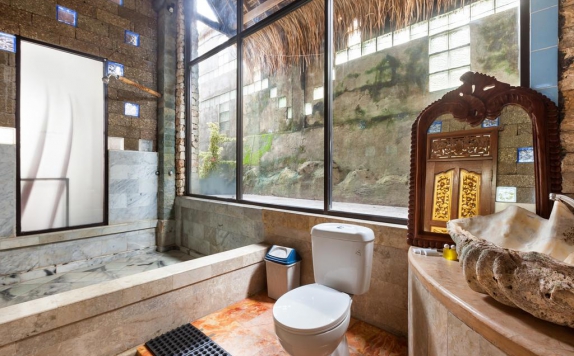 Bathroom di Puri Uluwatu Villa