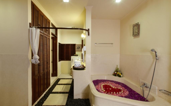bathroom di Putu Bali Villa And Spa